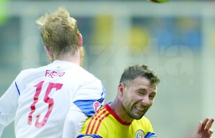 Suporterii au început să huiduie jocul slab al naţionalei în meciul cu Feroe, tricolorii ripostează: "N-a fost civilizat!"
