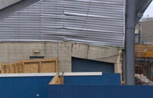 Irlanda de Nord - România nu se joacă pe Windsor Park?! » Crăpături în structura stadionului. Peluza de vest s-a înclinat!