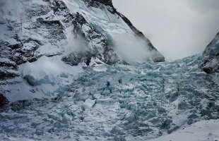 S-a cutremurat Everestul » Seismul de 7,9 grade din Nepal a declanşat avalanşe în Himalaya 