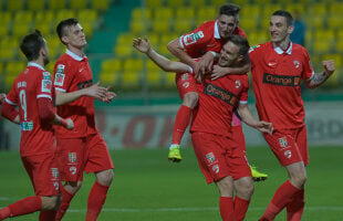 VIDEO Mircea Rednic i-a trezit: victorie după cinci etape pentru Dinamo, 2-0 cu Viitorul