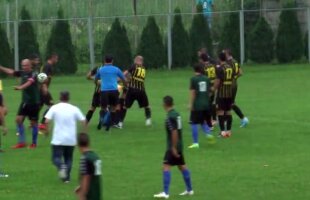 UPDATE » VIDEO Scene de K1 la un meci din Cupa României » Arbitrul partidei bătut de antrenorul uneia dintre echipe! Suspendare drastică pentru tehnician!