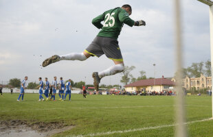 FOTO Fotbal în comuna lui Bucă și Desculțu » Unirea Brînceni a strîns la 0-5 cu Astra tot atîția spectatori cîți a avut Steaua cu Chiajna pe Arena Națională 