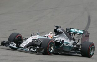 FOTO Victorie pentru Hamilton » Britanicul profită de abandonul lui Rosberg și este tot mai aproape de titlul de campion! Schimbare în clasamentul piloților