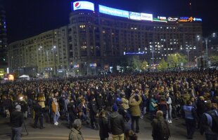 FOTO A treia zi de proteste la București » Peste 10.000 de oameni au fost ieri în Piața Universității