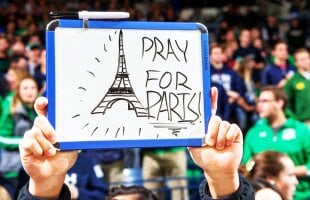 VIDEO emoționant! Fanii de pe Stade de France au început să cînte Marseilleza cînd au fost evacuați