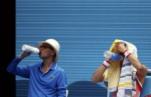 VIDEO Cel mai haios coşmar de la Australian Open! Ce a păţit un arbitru de linie: "De ce nu s-a mişcat?"