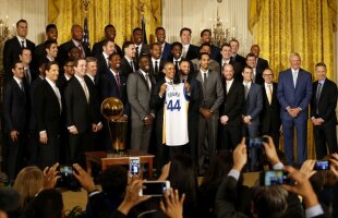 FOTO și VIDEO Obama a primit-o pe Golden State Warriors la Casa Albă » Președintele american a făcut show: l-a imitat pe Curry și a avut un mare regret: "Speram să vină și Riley"