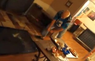 VIDEO Un bătrîn și-a distrus casa cînd a văzut că favoriții săi pierd finala Super Bowl!