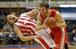 VIDEO Atmosferă incredibilă la un meci din Euroliga de baschet » Chiar și cameramanii au cântat cu galeria!