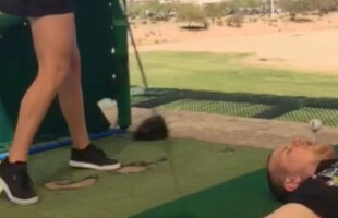 VIDEO&FOTO Curaj sau nebunie!? Cum a încercat un bărbat să o impresioneze pe cea mai sexy jucătoare de golf