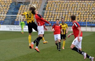 FOTO Meci tensionat între FC Brașov și U Cluj: 3 cartonașe roșii și niciun gol!