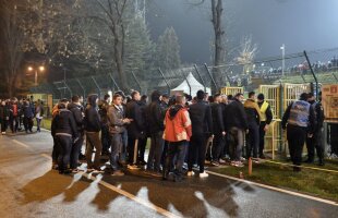 Incidente cu o zi înainte de Astra - Steaua! Şumudică dezvăluie: "Au aruncat cu bolovani după noi!"