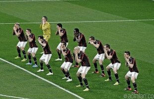 VIDEO+FOTO Și noi am "mușcat-o": cei care au executat "Haka" în tricourile lui AC Milan erau, de fapt, actori