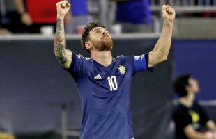 VIDEO Plecăciuni în fața "zeului Messi" » Un fan a intrat pe teren la meciul SUA - Argentina