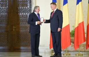 Ilie Năstase, decorat de președintele Iohannis » Fostul tenismen a primit cea mai mare distincție