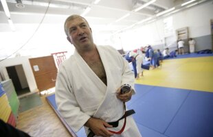 Corespondență de la Rio » Antrenorul lotului de judo e cel mai optimist membru al delegației României de la Rio: "Măi, Mihai, ai plecat de dimineață caporal și te-ai întors general!"