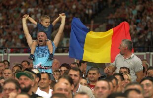 FOTO Şumudică încurajat de rapidişti la meciul cu West Ham: "Suntem peste tot acasă"