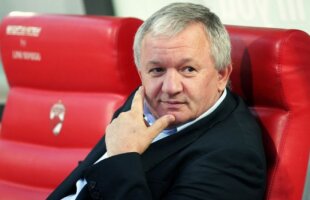 Ironii ale lui Porumboiu la adresa "câinilor" după plecarea lui Stanciu de la Steaua: "La Dinamo de la cine să fure meserie?!"