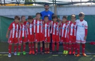 Antrenează juniorii lui Oly » Bărcăuan a preluat una dintre grupele de copii ale gigantului elen Olympiakos