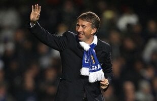 VIDEO Dan Petrescu, invitat special la meciul lui Chelsea cu Manchester United! Imagini cu "Bursucul" la revenirea pe Stamford Bridge