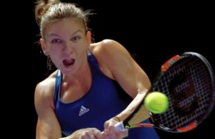 VIDEO Eliminată din faza grupelor, dar premiată de fani » Cu ce se consolează Simona Halep după Turneul Campioanelor