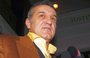 Becali s-a enervat când a auzit că atacantul la care visează e dorit în străinătate » Transferul nu se mai face: "Să se ducă în Italia!"