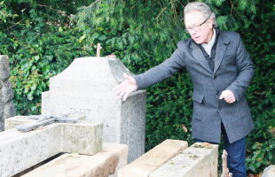 O idee cât se poate de nebună! Locuri de parcare în... cimitir