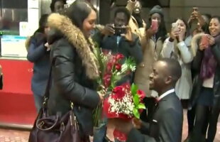 Moment emoţionant. Un canadian şi-a cerut iubita în căsătorie în staţia de metrou