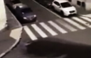 VIDEO » La Milano a plouat doar în mijlocul unei intersecții