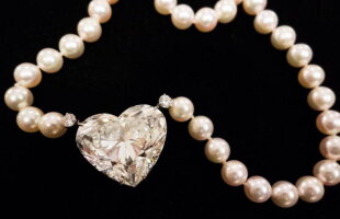 Cel mai mare diamant în formă de inimă va fi scos la vânzare. E incredibil cât poate să coste!