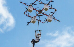 VIDEO Unic în lume: Parașutarea din dronă!