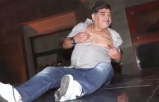 VIDEO Maradona, rupt de beat, s-a urcat pe mașină! Și-a rupt cămașa de pe el și a cântat cu fanii lui Napoli