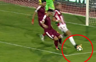 FOTO Pe Nemec l-a faultat mingea :) Greșeală flagrantă în Voluntari - Dinamo » "Câinii" au primit un penalty inventat!