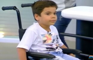 Acest video te va face să plângi: un băiețel de 6 ani a mers pentru prima dată!