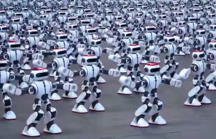 VIDEO Imagini fabuloase! 1069 de roboți dansează în sincron