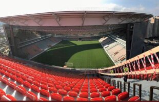 FOTO Incredibil! Rușii au făcut un stadion pentru Mondial cu o peluză exterioară! Vezi meciul din afara arenei 