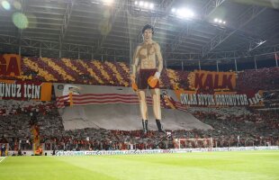 VIDEO Nervi în Galatasaray - Fenerbahce: fanii Cim Bom au aruncat cu obiecte în arbitru, iar jucătorii adverși l-au protejat » Coregrafie fabuloasă făcută de suporterii gazdelor