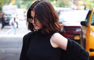 FOTO Selena Gomez a purtat cea mai ciudată pereche de încălţăminte