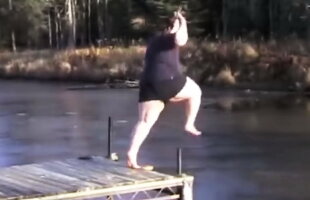 VIDEO Acestea sunt cele mai amuzante plonjări în apă. Nu te vei mai opri din râs!