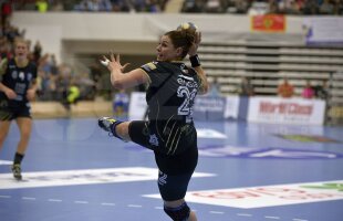 VIDEO+FOTO Arbitrii se fac de râs și la handbal: fază antologică la CSM București - Vistal! » Oana Manea: "Mă abțineam să nu râd" + Cum arată grupa principală