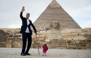 FOTO & VIDEO Cel mai înalt bărbat și cea mai scundă femeie s-au întâlnit în Egipt. Imaginile au fost spectaculoase!