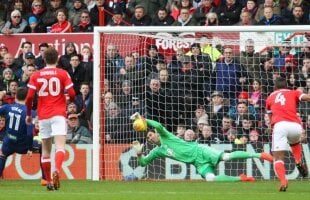 Pantilimon a apărat un penalty în meciul de azi al lui Nottingham Forest, dar a fost pedepsit imediat