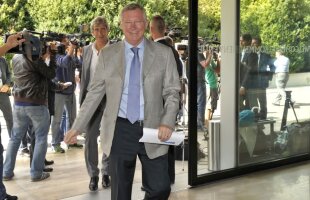 Vești minunate: ”S-a trezit și vorbește” » Sir Alex a ieșit din comă!