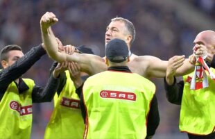 ȘOCANT! Comportament violent al fanilor lui Dinamo » Au agresat un cameraman în timpul meciului cu Juventus: "Acești golani arată mizeria de care sunt în stare" » Reacția clubului