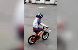 VIDEO Şi-a filmat copilul pe bicicletă, însă a fost şocat când a văzut ce apărea în imagini