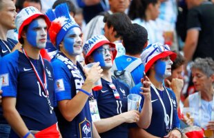 FOTO "Pentru eternitate" » Cum a fost surprins un fan al Franței în tribune, la 20 de ani de la ultimul Mondial câștigat de "cocoși"