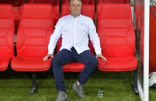 Șumudică a făcut o ofertă pentru un alt jucător de la FCSB + Întrebarea care l-a enervat: "Penibil, penibil"