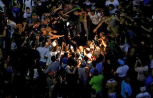 Jandarmeria susține că printre protestatarii de la Guvern s-au aflat și galeriile de fotbal: "Nu intrați în conflict cu aceste persoane"
