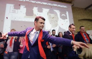 EXCLUSIV Cât costă un profil de facebook? 8.000 de euro pentru 2 minute de muncă la Primăria Sectorului 5!!!