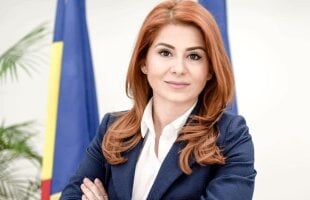 Ministrul Tineretului și Sportului, Ioana Bran, face campanie pe Facebook pentru referendum, deși PSD a susținut contrariul: "Tinerii aleg firescul familiei, cu mamă și tată. Vor vota «DA»!"